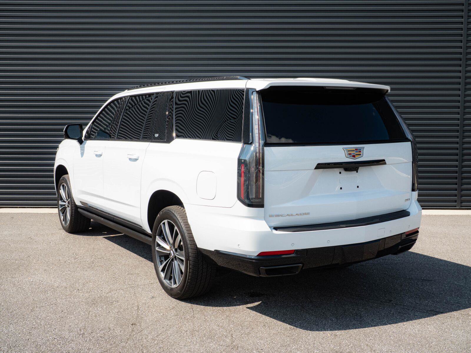 Used 2026 Cadillac Escalade ESV Sport w/ Touring Package AWD/4WD image 3