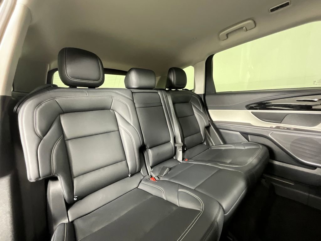 Used 2025 Lincoln Nautilus Premier AWD/4WD image 22
