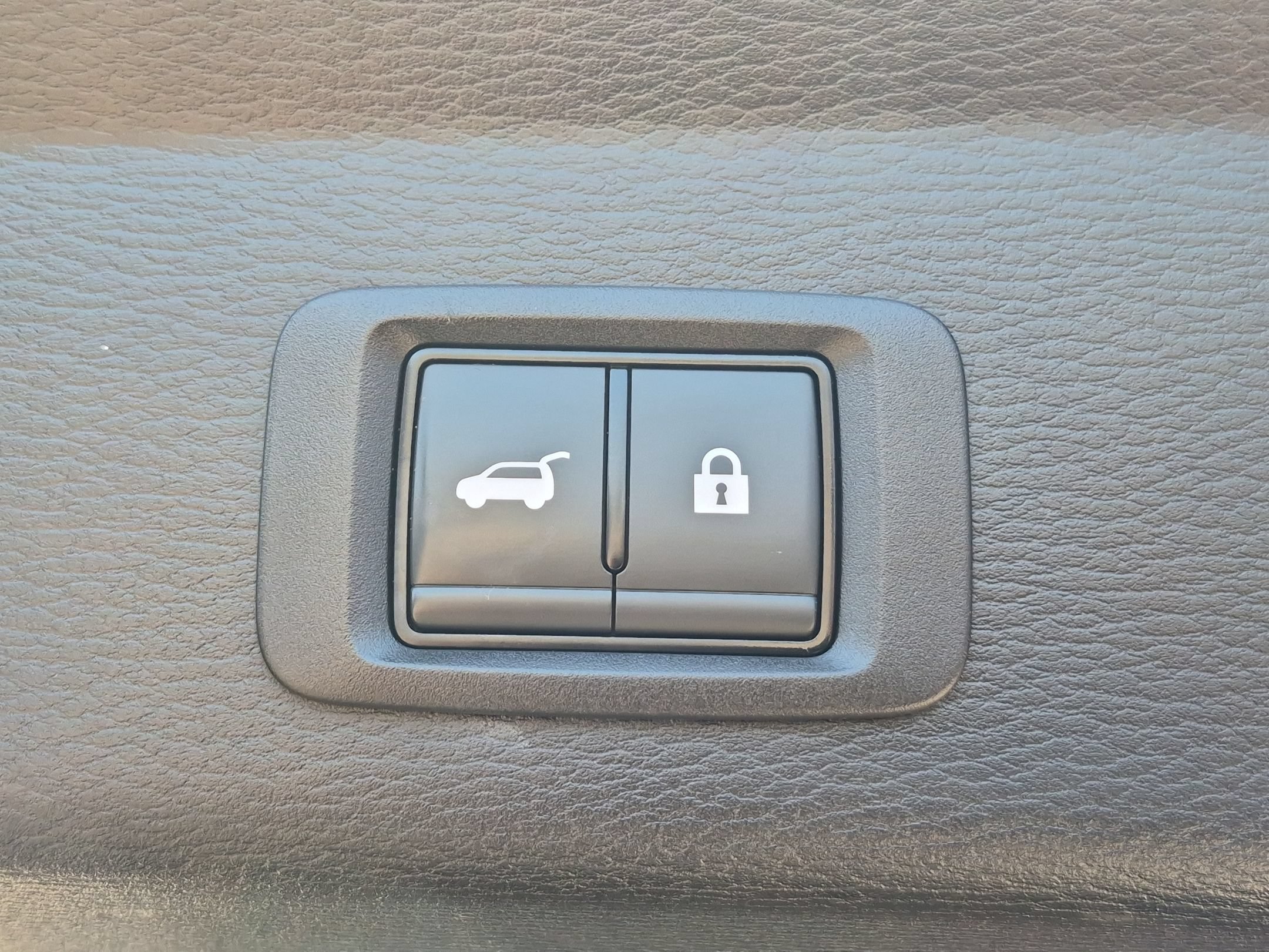 Used 2024 Mitsubishi Outlander SE AWD/4WD image 24