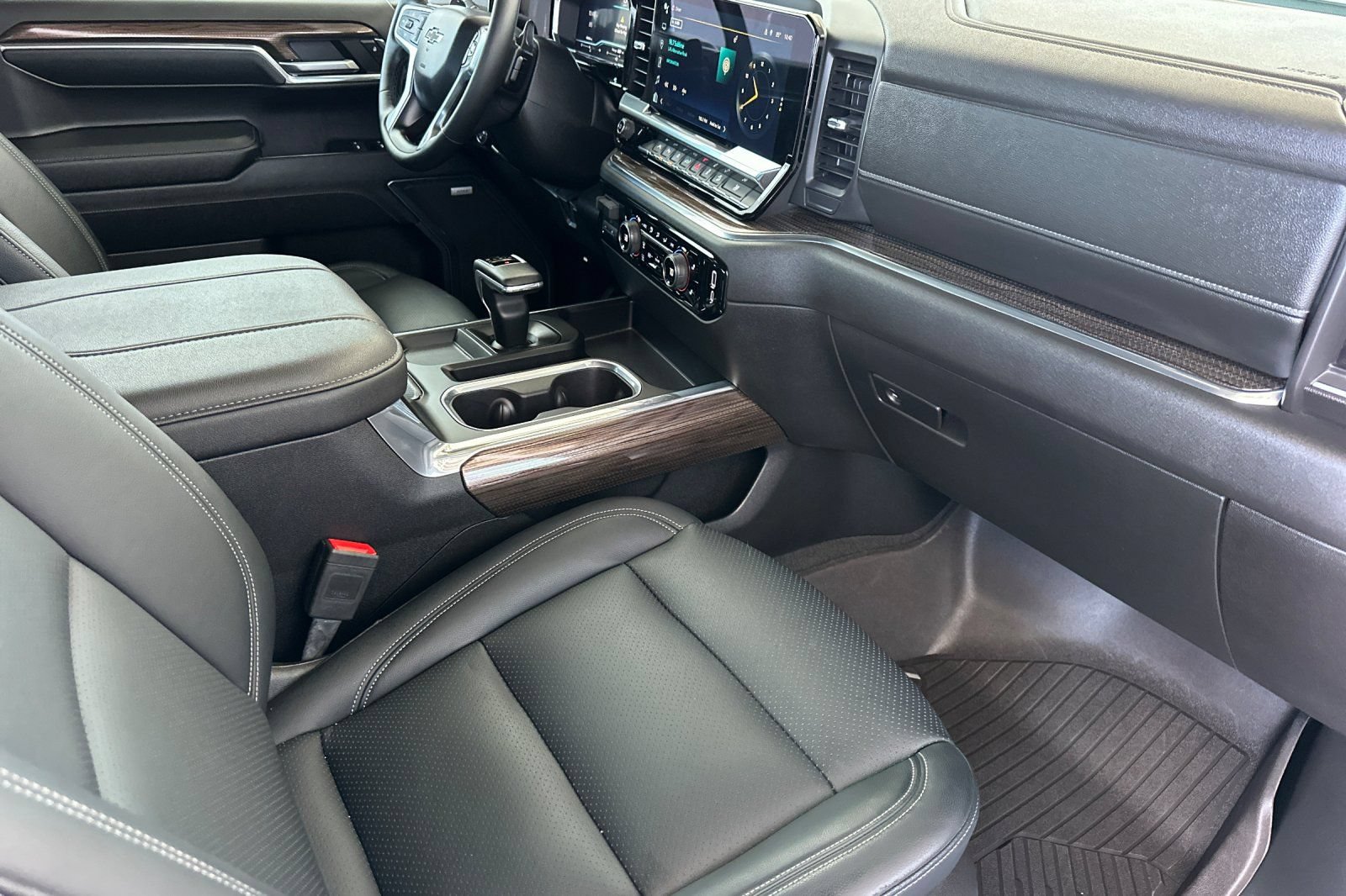 Certified 2024 Chevrolet Silverado 1500 RST w/ Convenience Package II AWD/4WD image 19