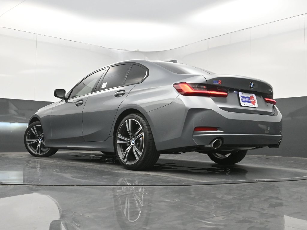 Used 2023 BMW 330i Sedan w/ Driving Assistance Package RWD image 29