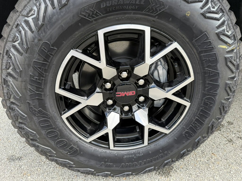 New 2026 GMC Canyon AT4X image 9