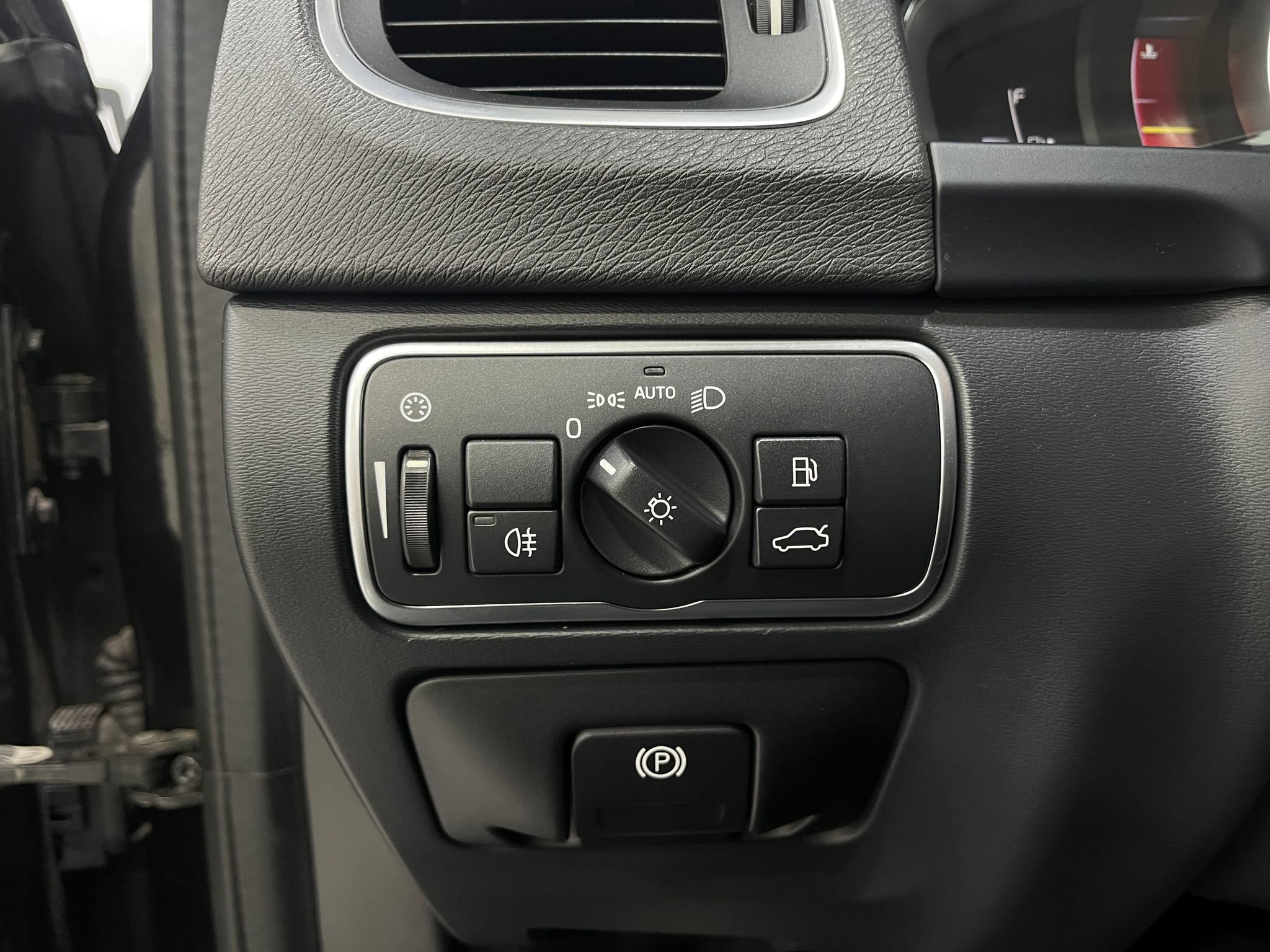 Used 2016 Volvo V60 T5 Premier image 20