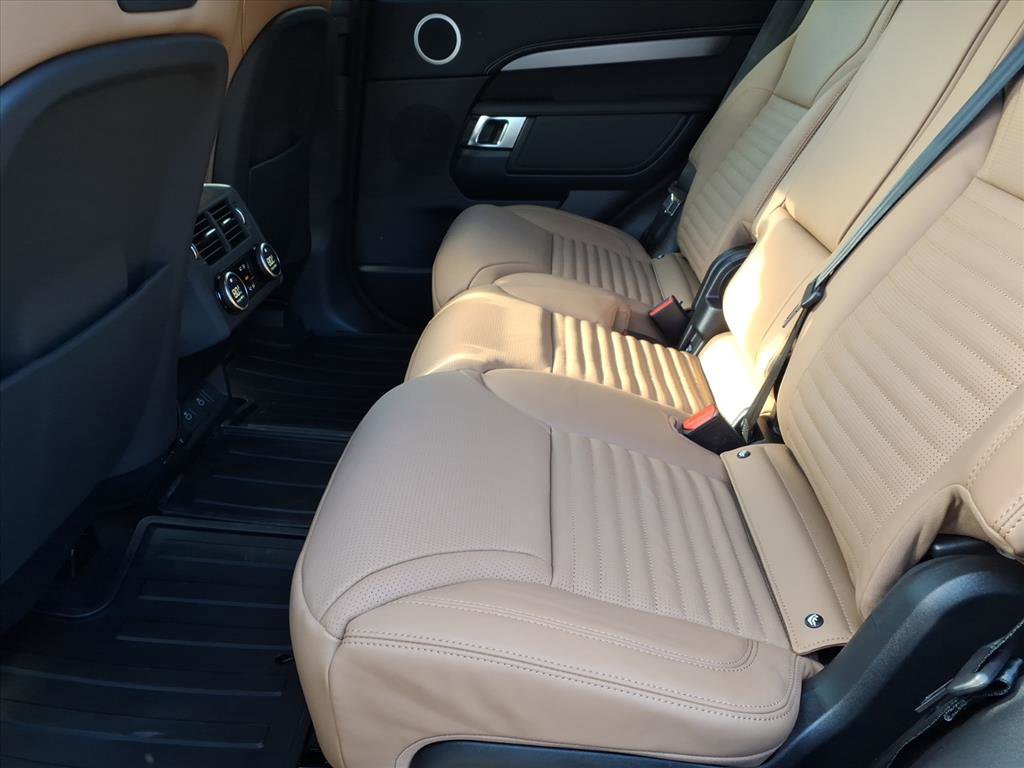 New 2026 Land Rover Discovery Limited Edition image 5