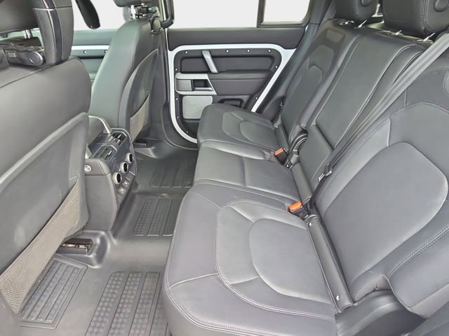 Certified 2024 Land Rover Defender 130 X-Dynamic SE image 18