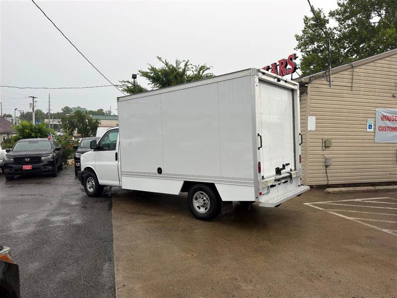 Used 2024 Chevrolet Express 3500 w/ Power Convenience Package RWD image 2