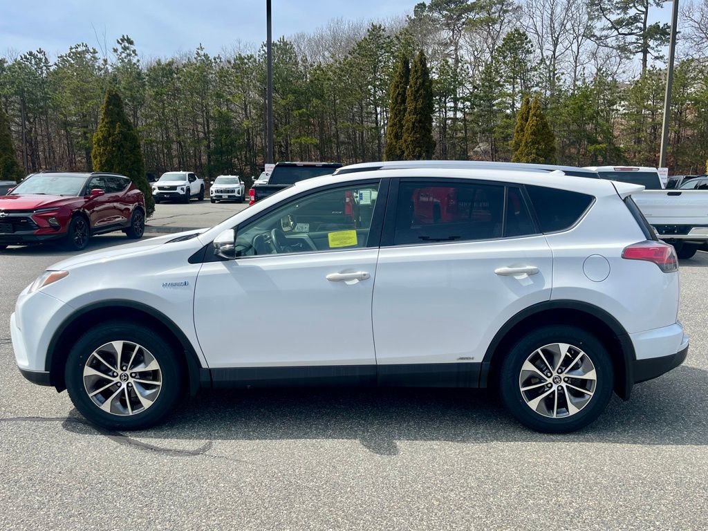 Used 2016 Toyota RAV4 XLE image 2