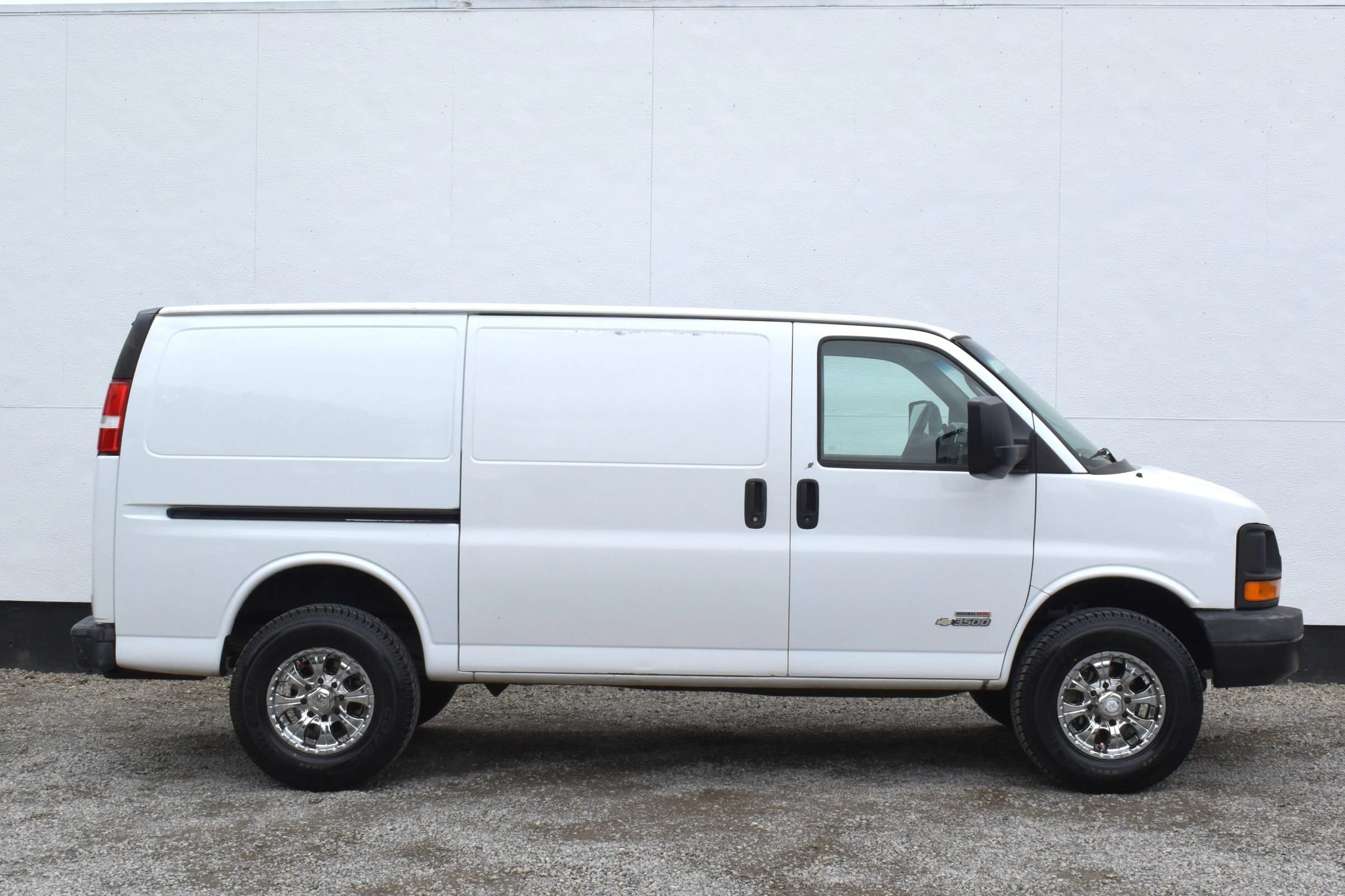 Used 2006 Chevrolet Express 3500 RWD image 39