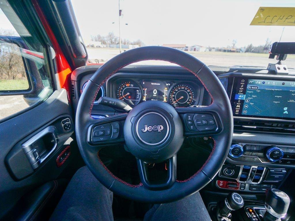 Used 2024 Jeep Wrangler Unlimited Rubicon AWD/4WD image 21