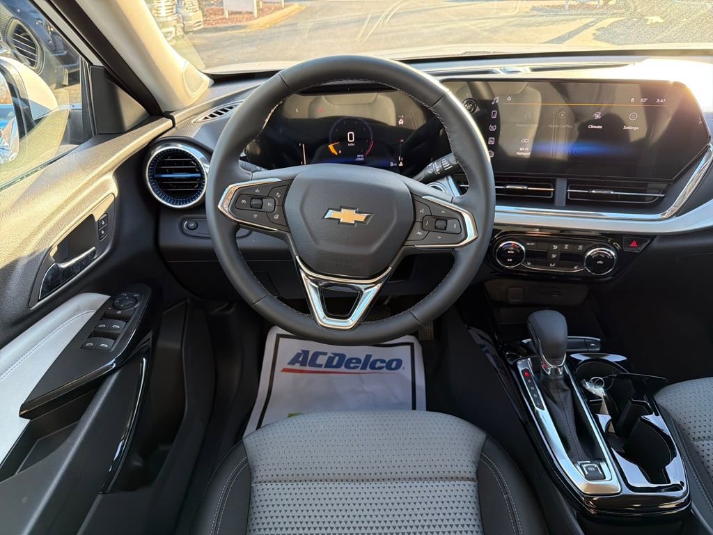 New 2025 Chevrolet Trax LT w/ LT Convenience Package image 15