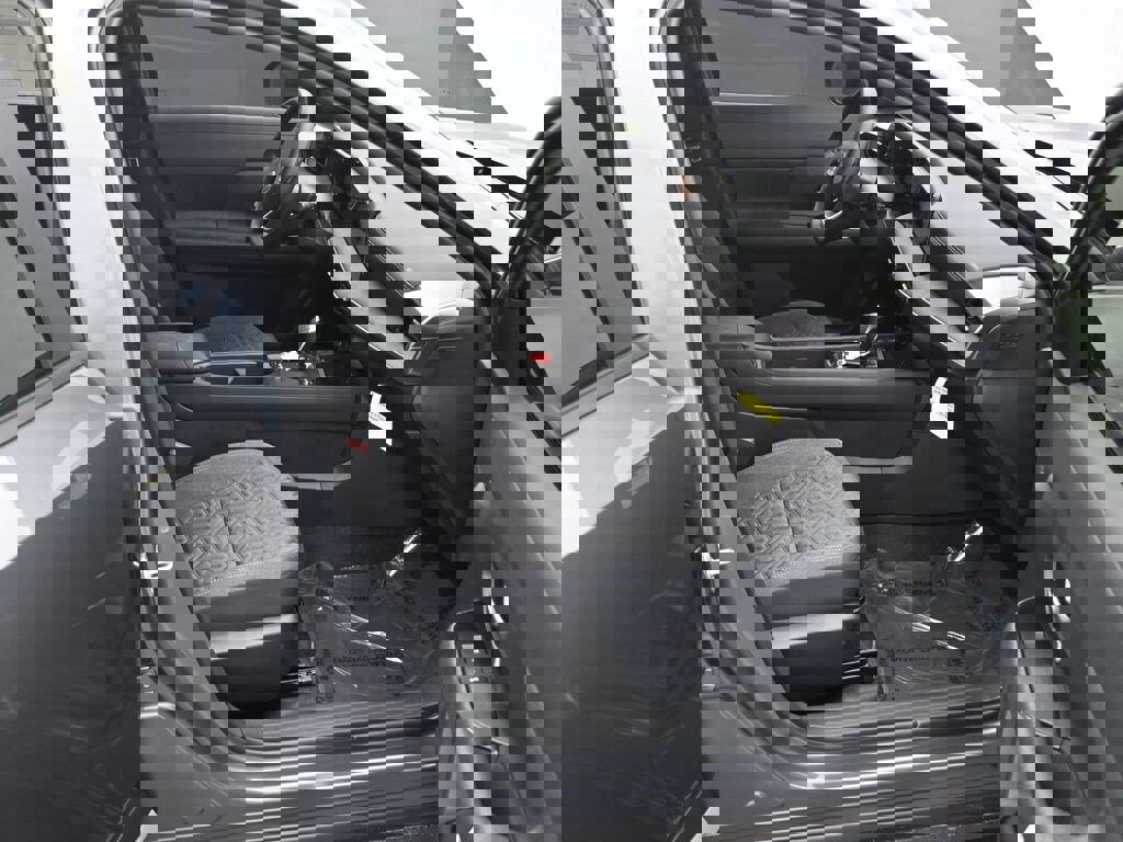 New 2026 Nissan Kicks SV image 25