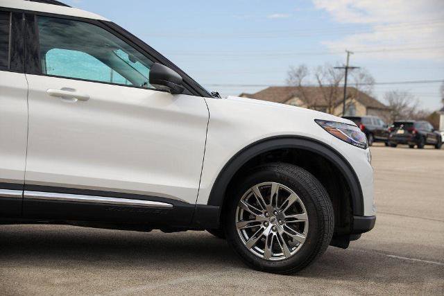Certified 2025 Ford Explorer Active w/ Active Comfort Package AWD/4WD image 5