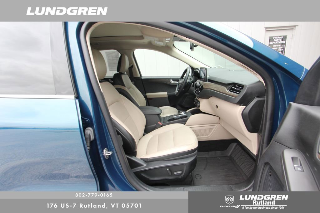 Used 2020 Ford Escape Titanium w/ Titanium Premium Package 2.0 image 9