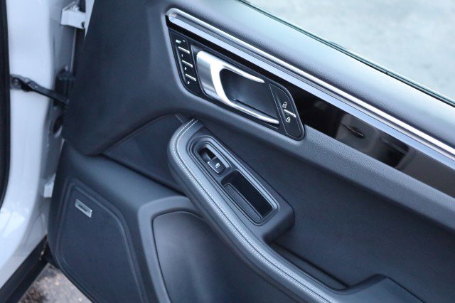 Used 2023 Porsche Macan S image 47