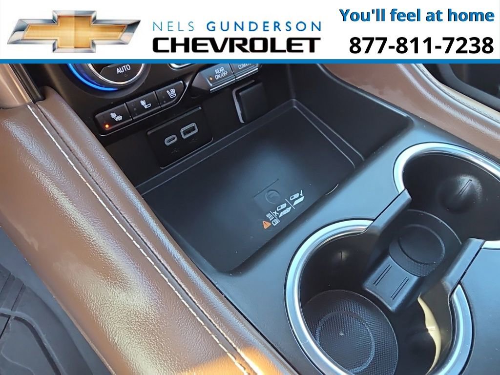 Certified 2024 Chevrolet Suburban High Country w/ Advanced Technology Package image 32