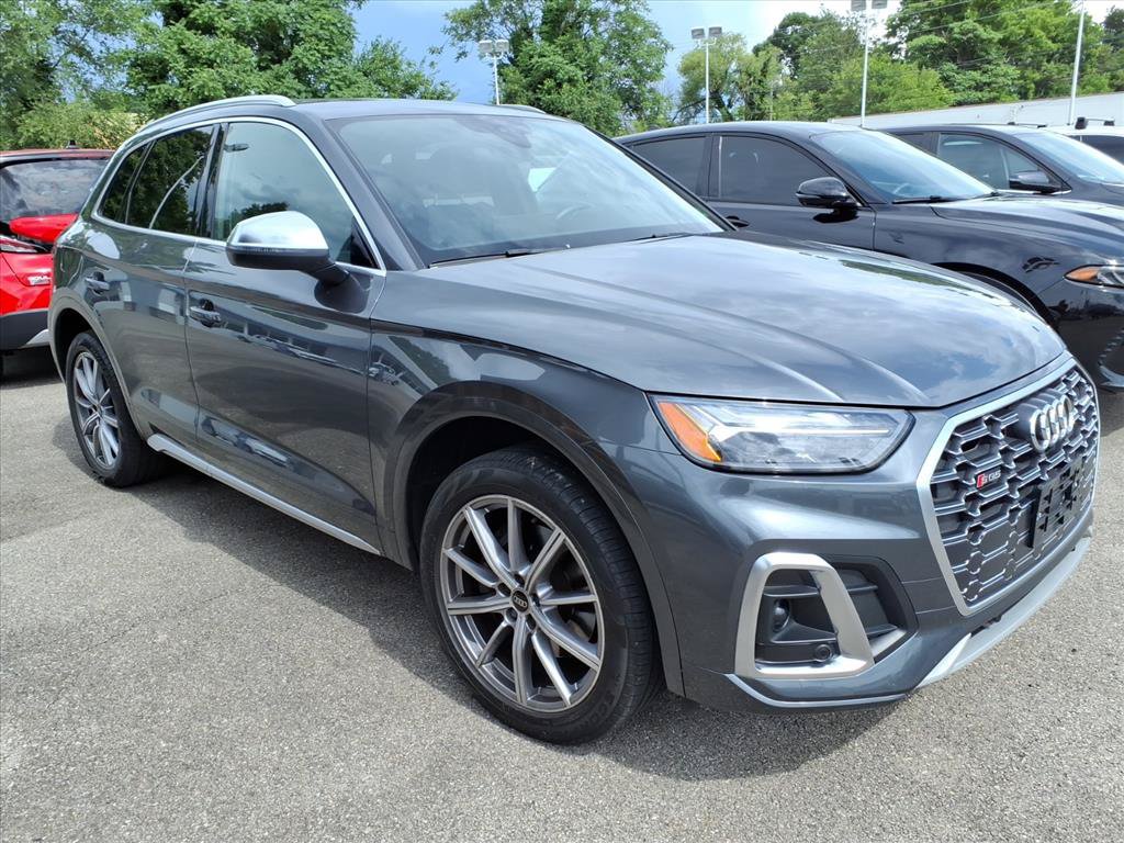 Used 2023 Audi SQ5 Premium w/ Convenience Package AWD/4WD image 2