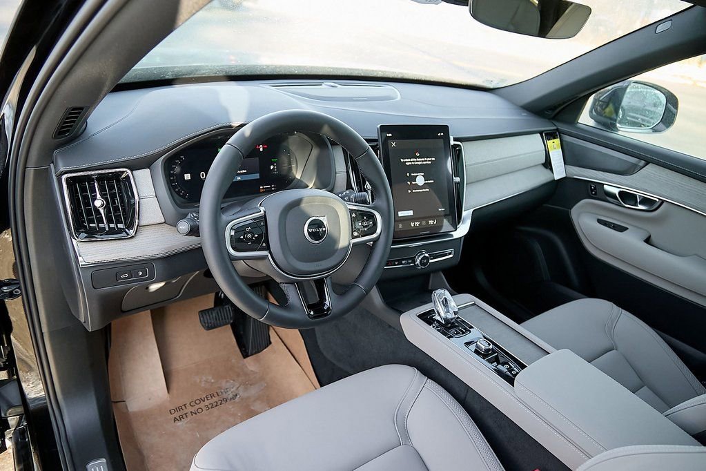New 2026 Volvo XC90 T8 Plus w/ Protection Package Premier AWD/4WD image 11