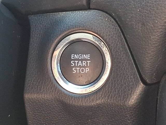 Used 2025 Toyota RAV4 XLE AWD/4WD image 25
