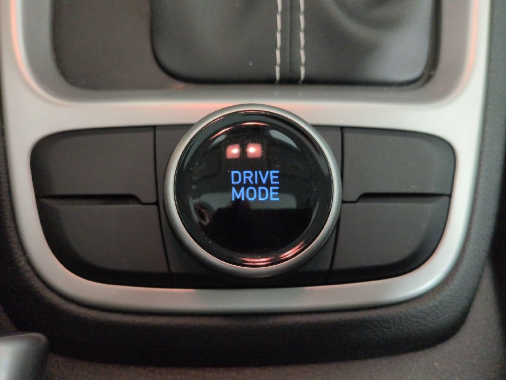 Used 2024 Hyundai Venue SEL FWD image 36