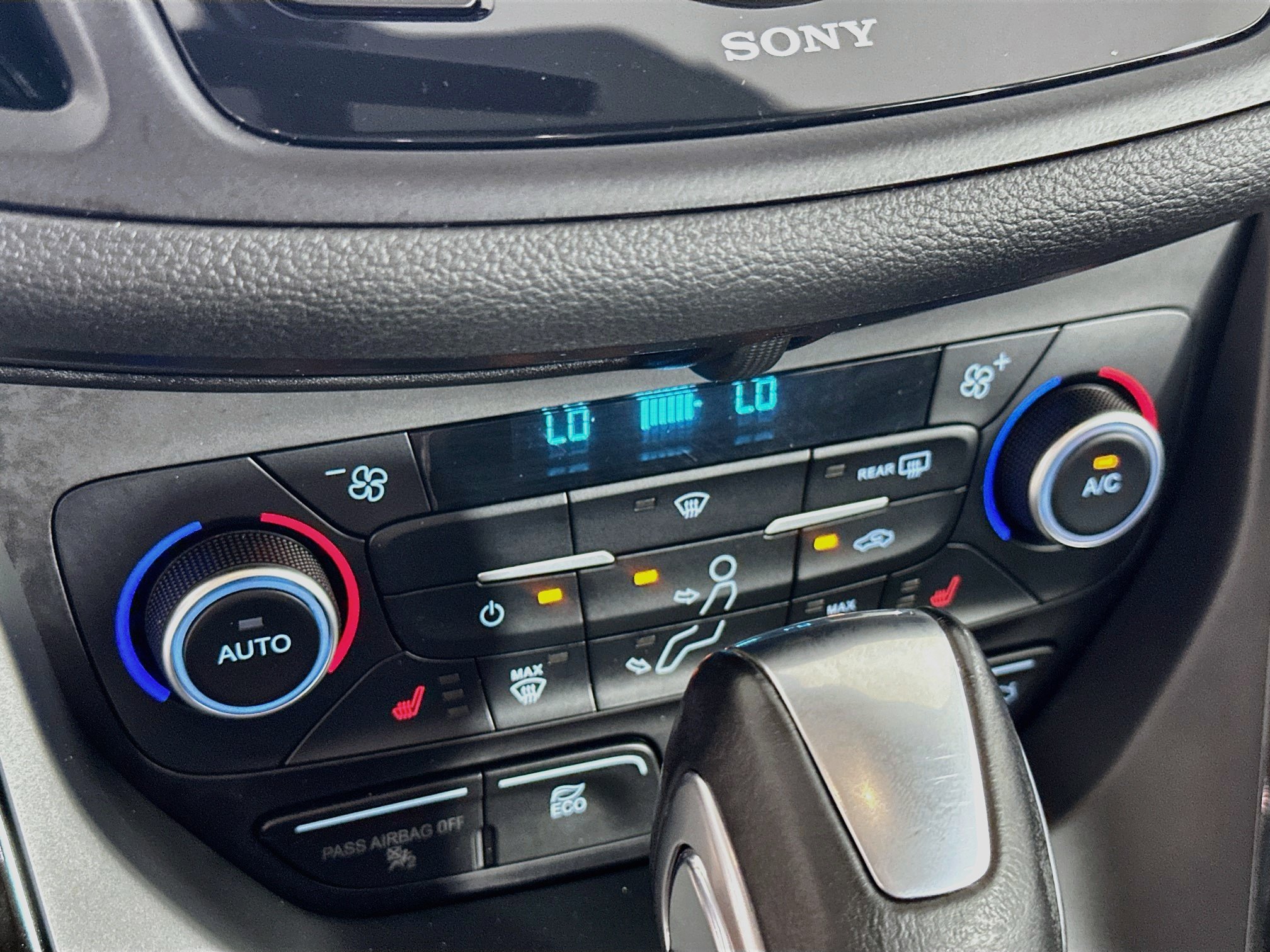 Used 2018 Ford C-MAX Titanium w/ Equipment Group 301A FWD image 24