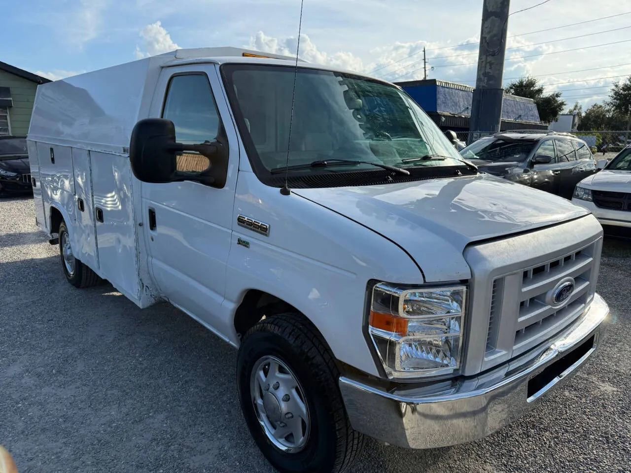 Used 2018 Ford E-350 and Econoline 350 Super Duty w/ Power Windows & Locks Group image 4