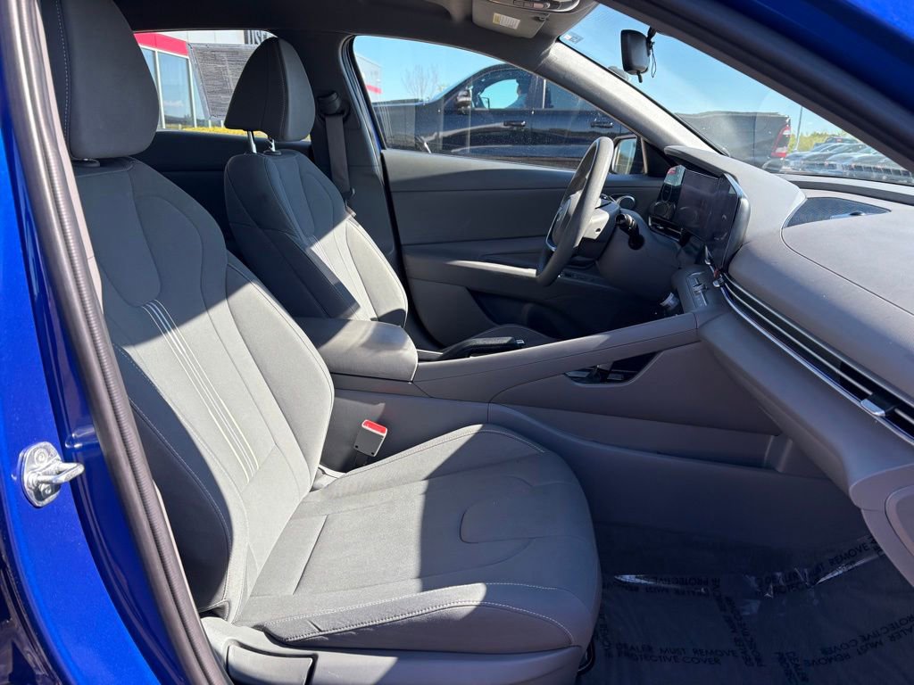 Used 2024 Hyundai Elantra SEL FWD image 12