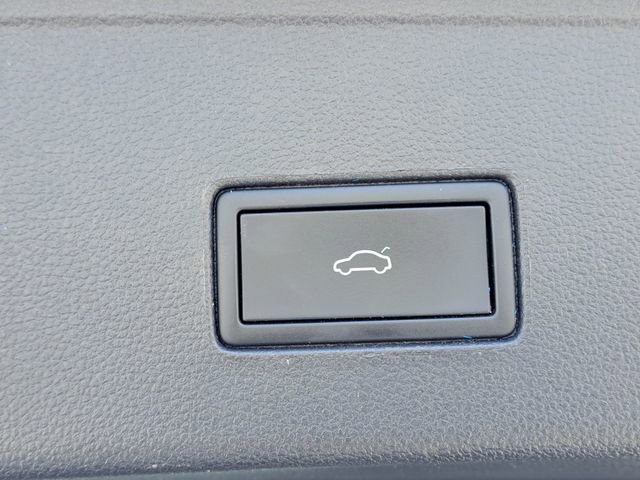 Used 2024 Volkswagen Atlas Cross Sport SE image 28