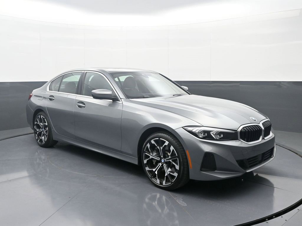 Used 2025 BMW 330i xDrive Sedan image 3