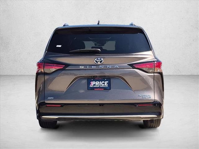 Used 2024 Toyota Sienna Platinum AWD/4WD image 7