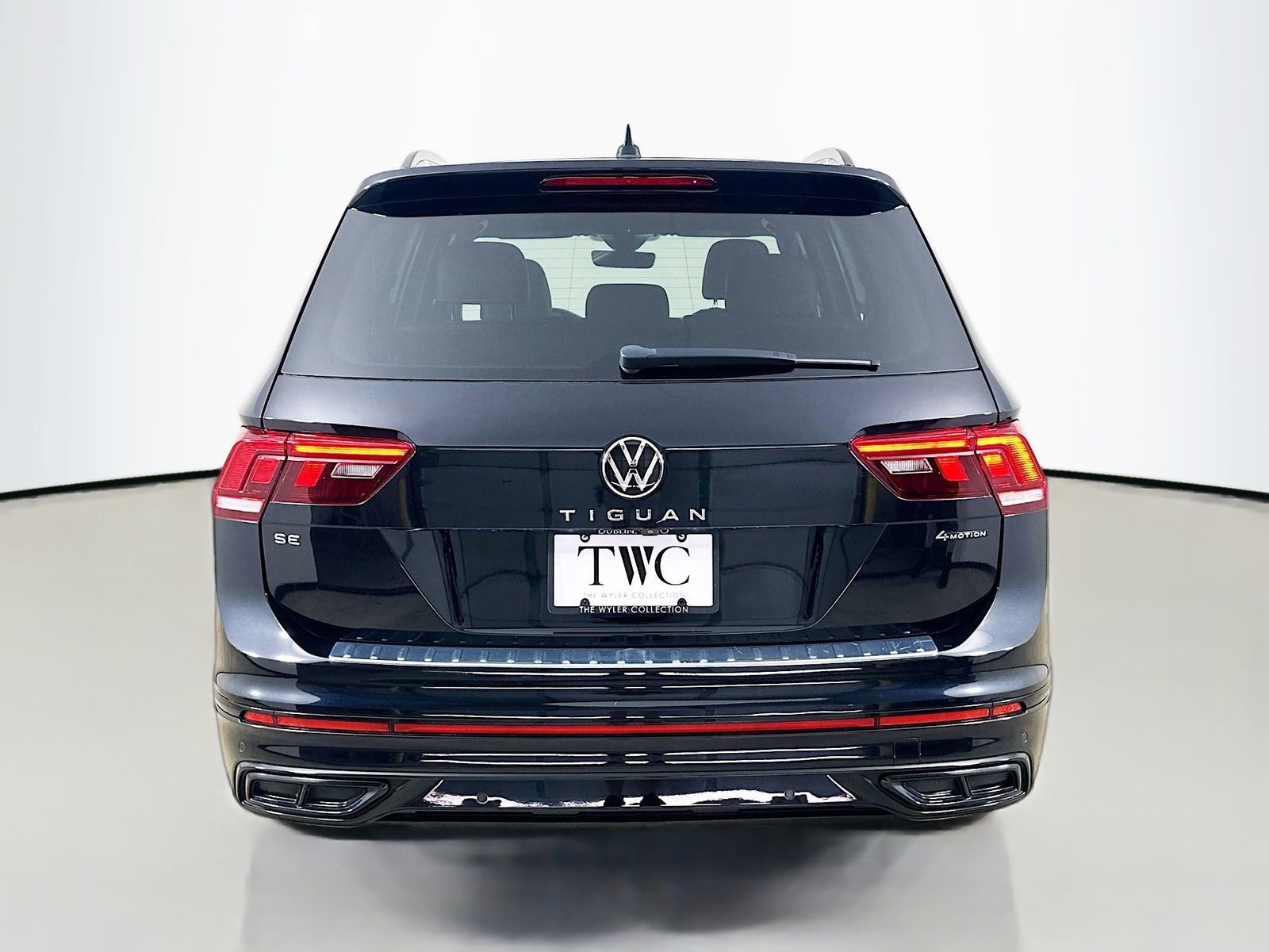 Used 2022 Volkswagen Tiguan SE R-Line AWD/4WD image 6