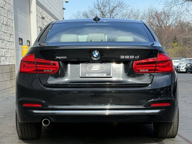 Used 2018 BMW 328d xDrive Sedan w/ Premium Package AWD/4WD image 17