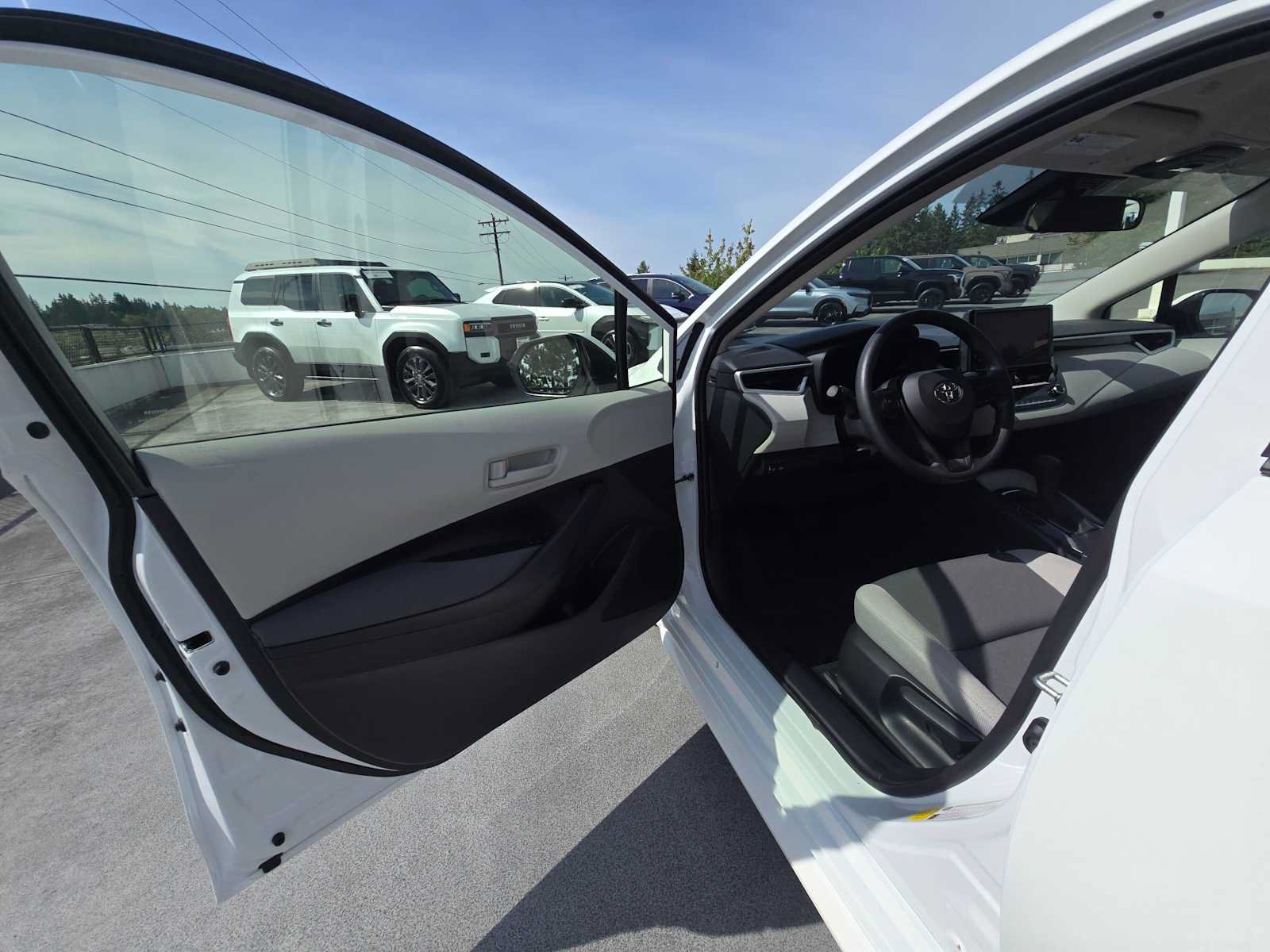 Used 2026 Toyota Corolla LE FWD image 20