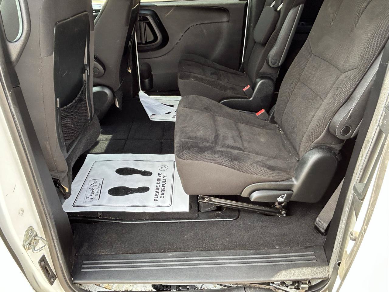 Used 2018 Dodge Grand Caravan SE FWD image 9