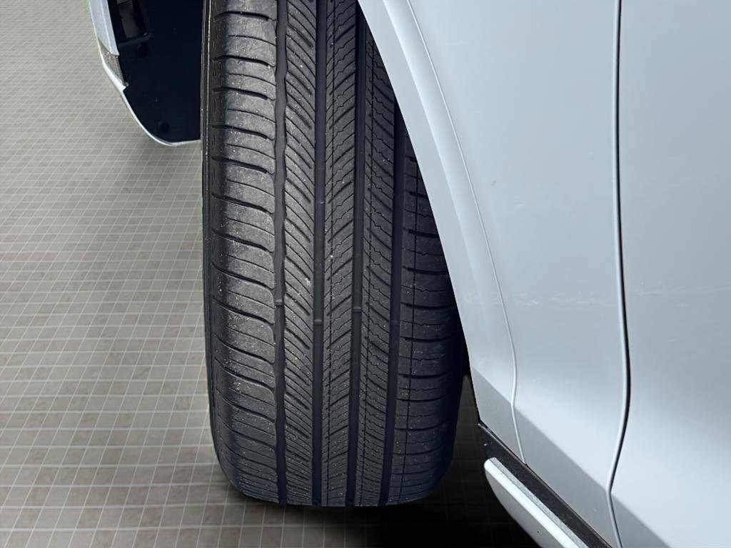 Certified 2026 Genesis GV70 2.5T Advanced AWD/4WD image 11