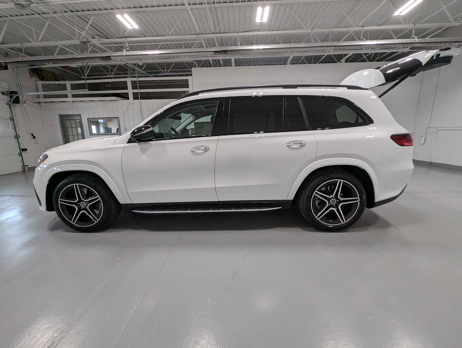 New 2026 Mercedes-Benz GLS 450 4MATIC image 11