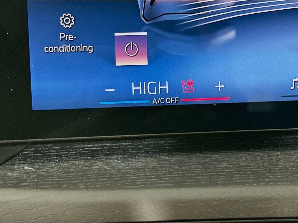 New 2026 BMW 330i xDrive Sedan w/ M Sport Package image 27