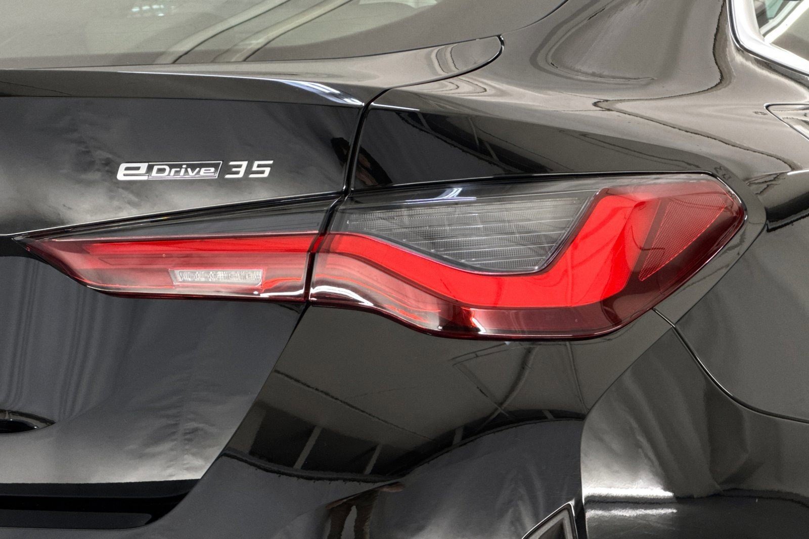 Used 2023 BMW i4 eDrive35 RWD image 13