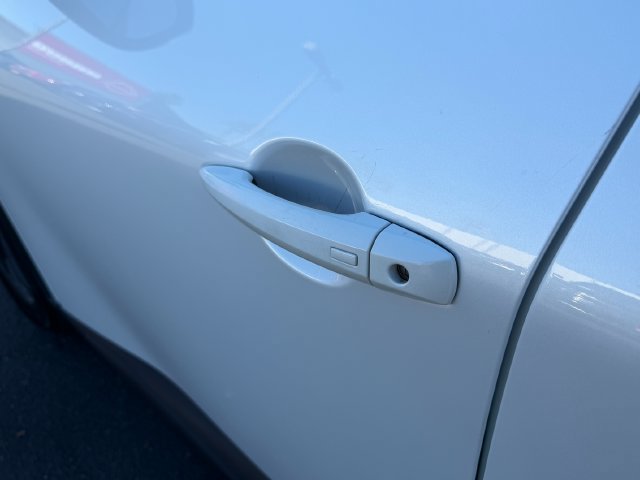 Used 2024 Nissan Rogue SV FWD image 11