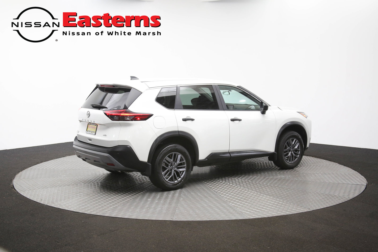 Used 2023 Nissan Rogue S AWD/4WD image 38