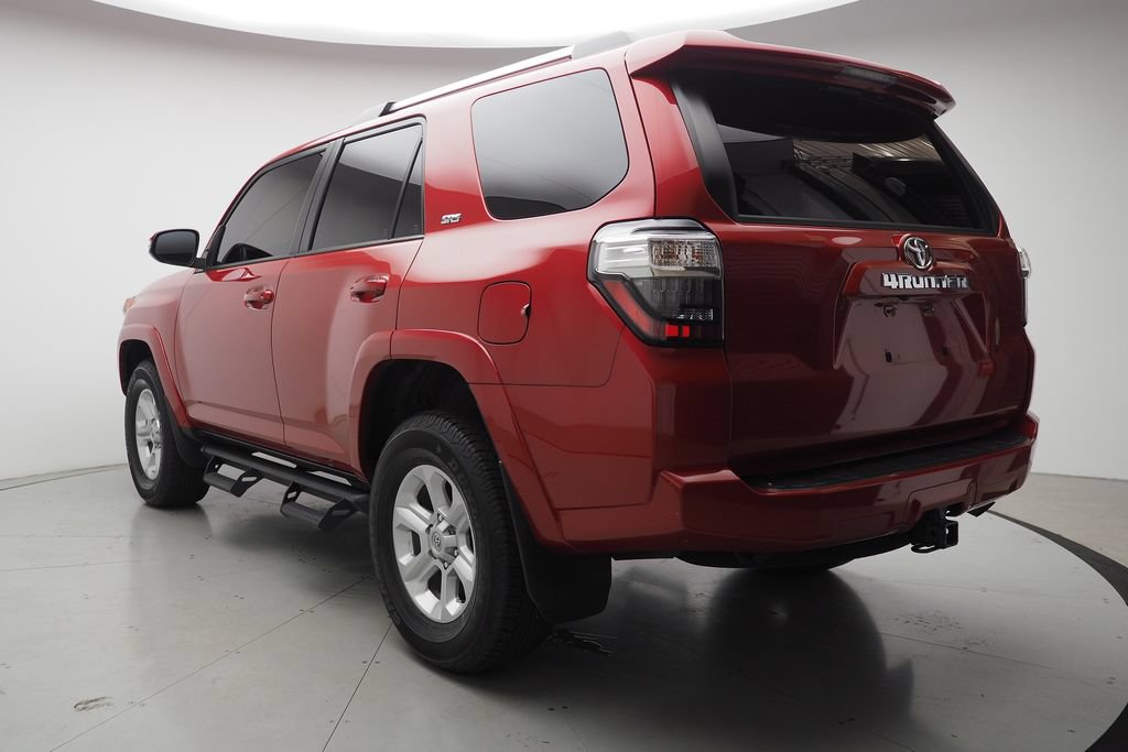 Used 2022 Toyota 4Runner SR5 Premium w/ Moonroof Package AWD/4WD image 4
