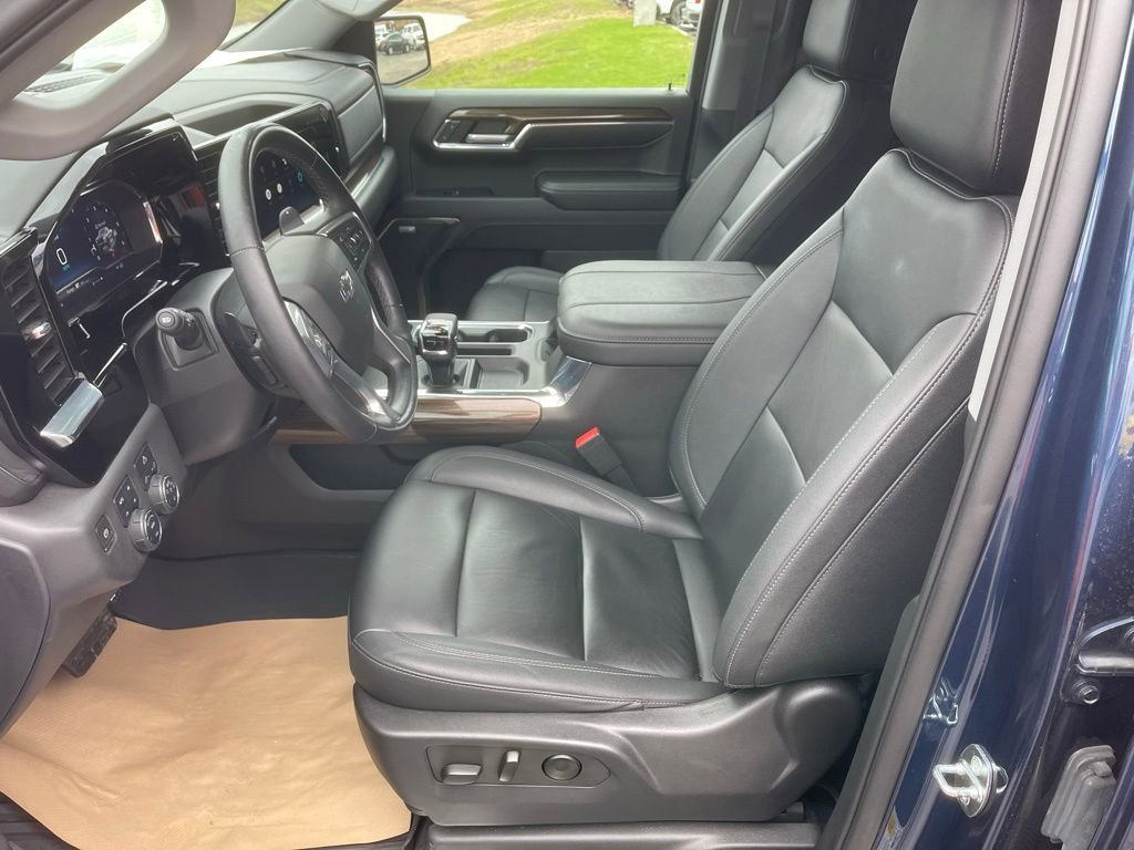 Used 2023 Chevrolet Silverado 1500 LT Trail Boss w/ Convenience Package II image 12