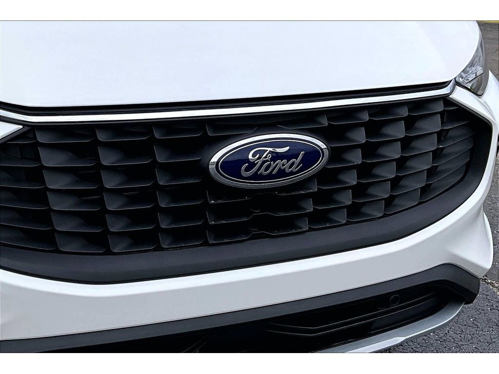 Used 2025 Ford Escape SE FWD image 29