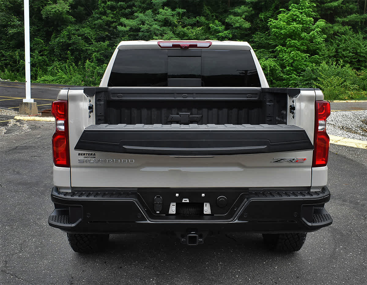 Used 2026 Chevrolet Silverado 1500 ZR2 w/ LPO, Dark Essentials Package AWD/4WD image 8