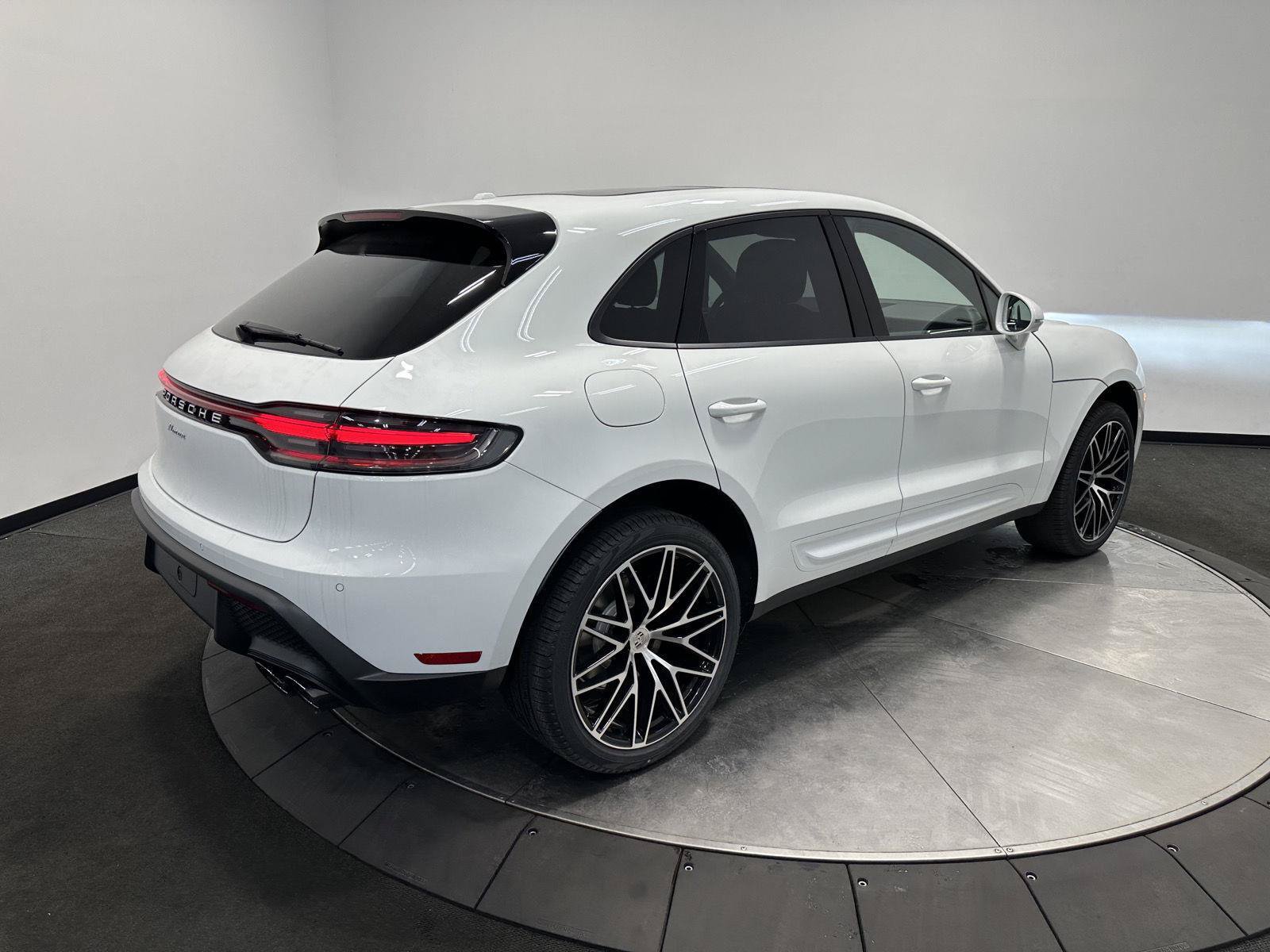 New 2026 Porsche Macan AWD/4WD image 7