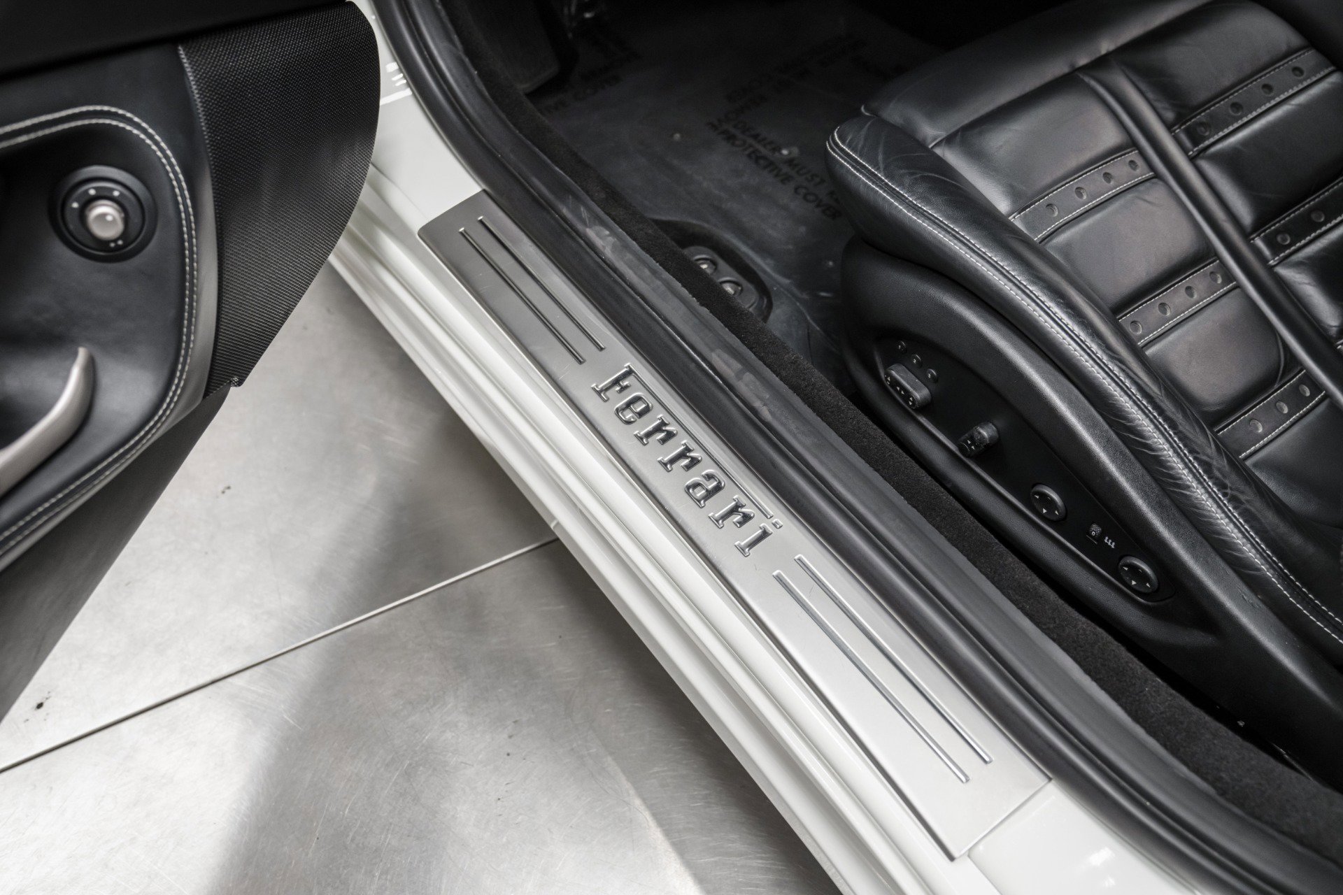 Used 2014 Ferrari California image 23