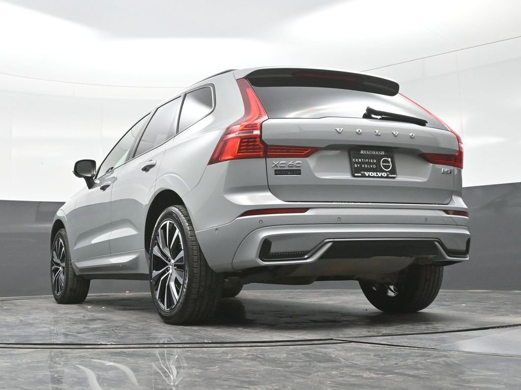 Used 2025 Volvo XC60 B5 Plus image 18