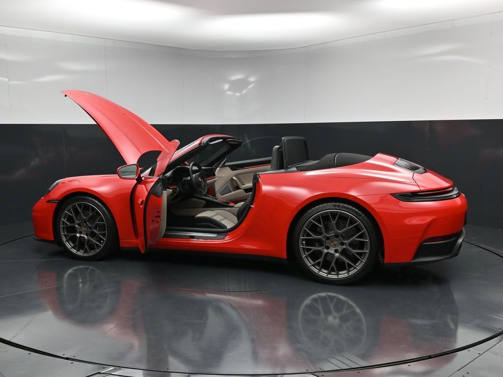 Certified 2025 Porsche 911 Carrera RWD image 32