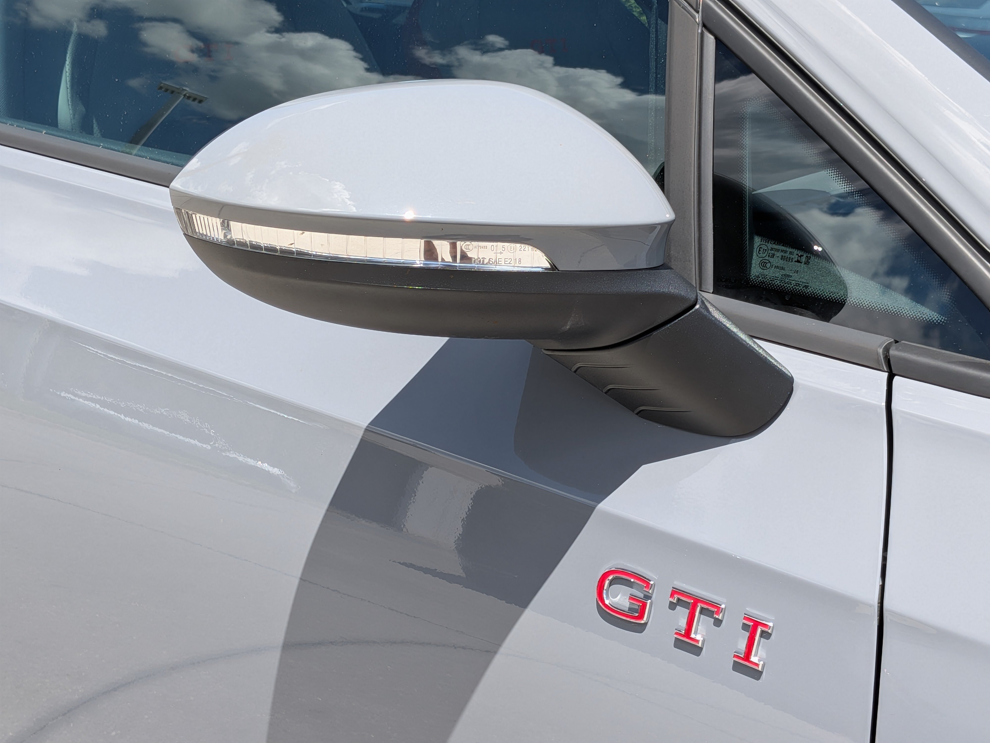 New 2026 Volkswagen GTI SE FWD image 11