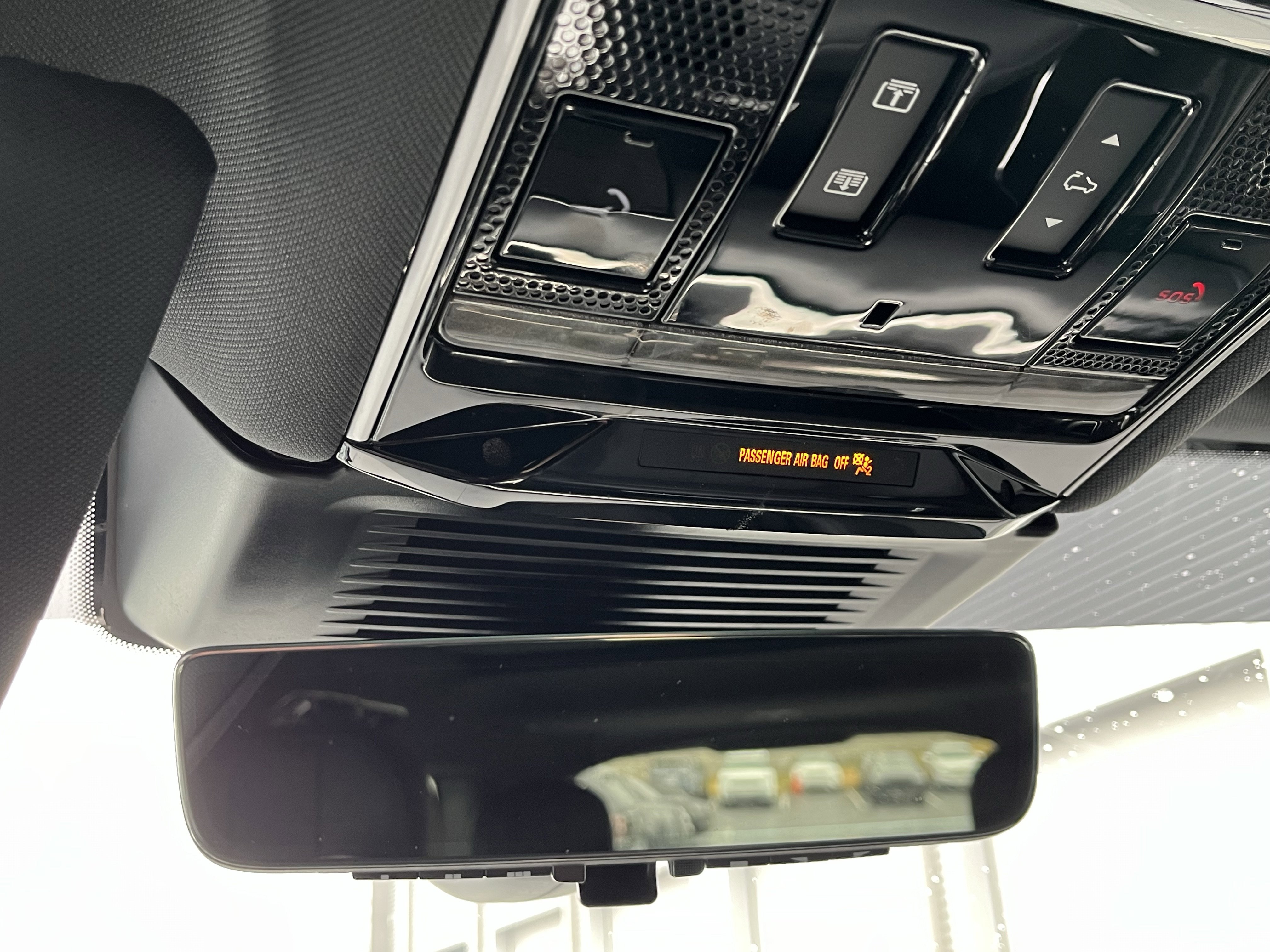 Certified 2025 Land Rover Range Rover Long Wheelbase SE image 20