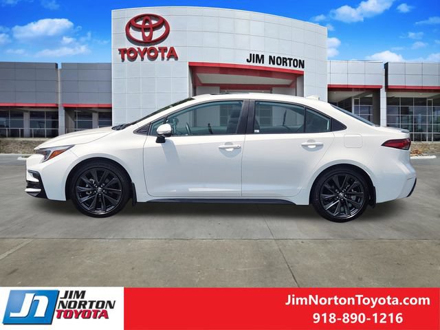 Used 2025 Toyota Corolla XSE FWD image 4